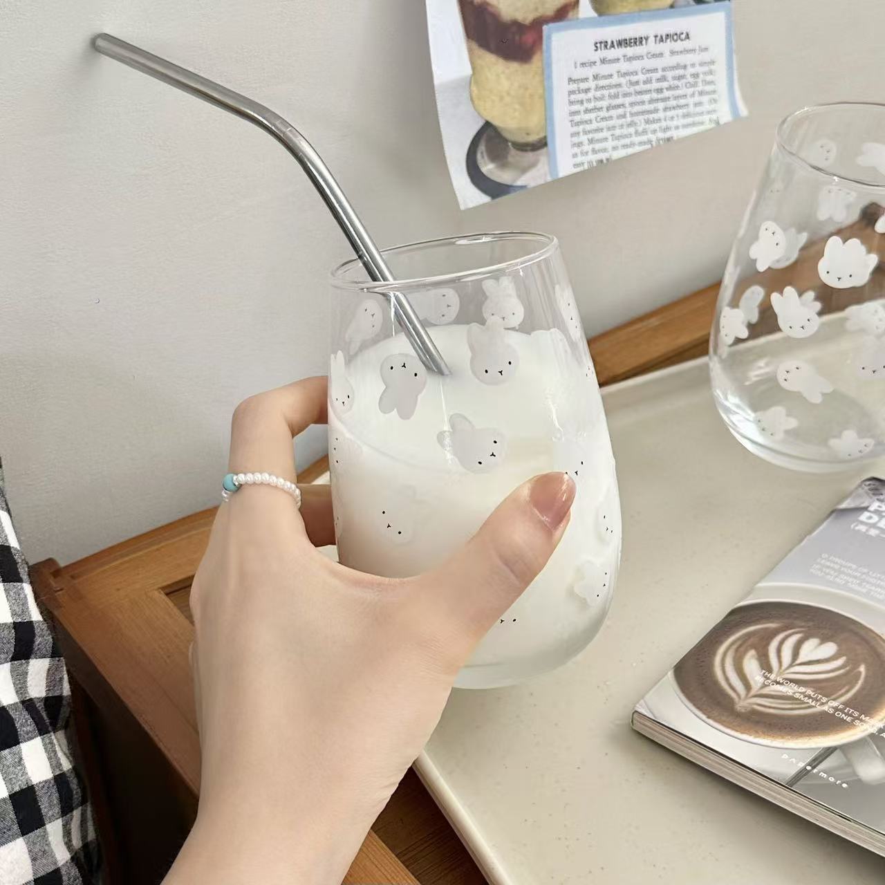 かわいいミッフィーのウサギ柄プリントガラスタンブラー、大容量 - Coffee Tea With Milk のレビューと価格